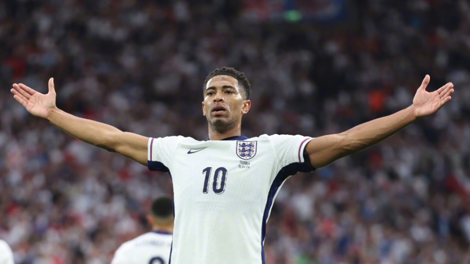 凯恩社媒：很高兴达成德甲100球里程碑，冬歇期可以好好休息（凯恩发文：达成德甲百球里程碑，冬歇期安心休整）