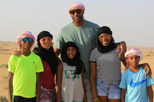 天空体育：伊萨克抵达纽卡训练基地，纽卡其他球员今日放假