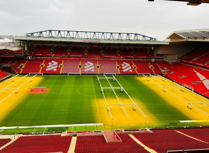 热闻｜达洛特破门，曼联1-1平西汉姆联反超利物浦升英超第八（快讯：达洛特建功，曼联1-1战平西汉姆，力压利物浦升至英超第八）