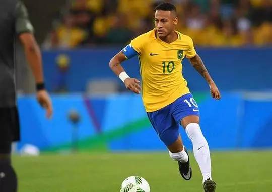 英媒盘点与主帅闹僵球员结局：小贝基恩C罗离队，希勒遭弃用