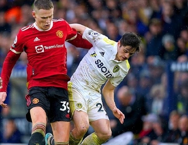 太阳报：女演员悉尼妹恢复单身后收到了大量英超球星的私信