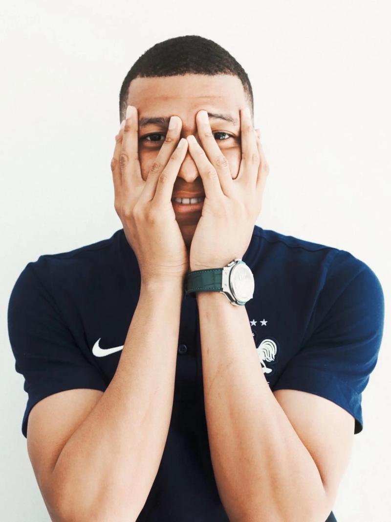 欧冠周最佳球员评选：奥斯梅恩、福登、梅里诺、福布斯（欧冠周最佳候选名单：奥斯梅恩、福登、梅里诺、福布斯）