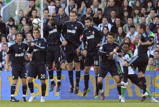 广东3消息！杜锋终于听劝，麦考尔无缘揭幕战，朱芳雨引援失败