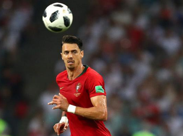 阿莫林：在曼联的一年多时间里真的很难，我在许多方面有改变